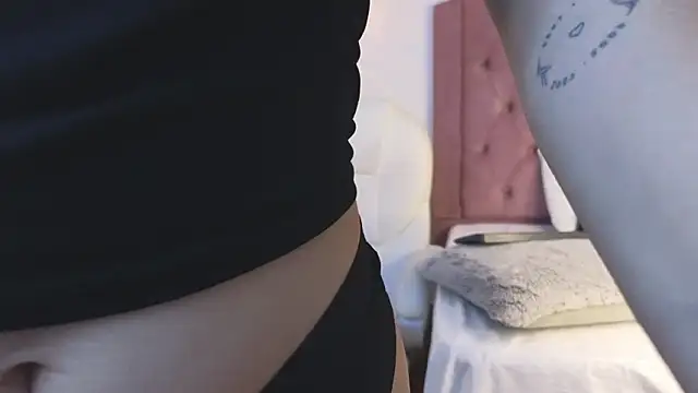 Sophie Bloom   online show from March 1, 2026, 4:40 pm