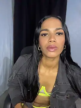 Snapshot of FlorSalvaje_ chatting on May 7, 2026, 12:37 am FlorSalvaje online show from May 7, 2026, 12:37 am
