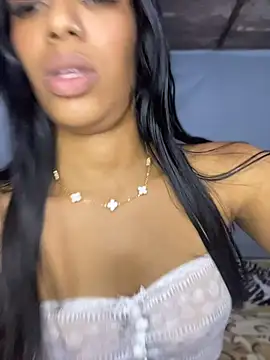 Snapshot of FlorSalvaje_ chatting on May 10, 2026, 1:42 am FlorSalvaje online show from May 10, 2026, 1:42 am