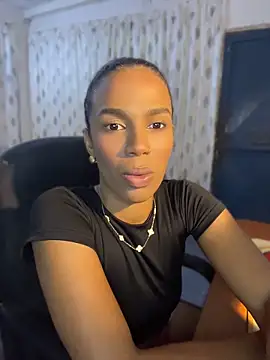 Snapshot of FlorSalvaje_ chatting on April 16, 2026, 1:17 am FlorSalvaje online show from April 16, 2026, 1:17 am