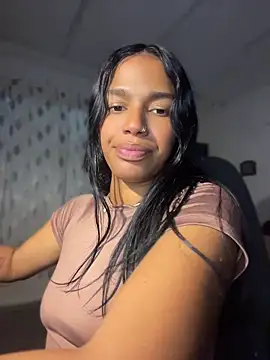 Snapshot of FlorSalvaje_ chatting on May 14, 2026, 12:51 am FlorSalvaje online show from May 14, 2026, 12:51 am