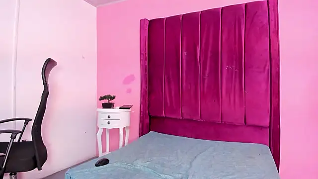 nicoypipeking online show from March 18, 2026, 4:04 am