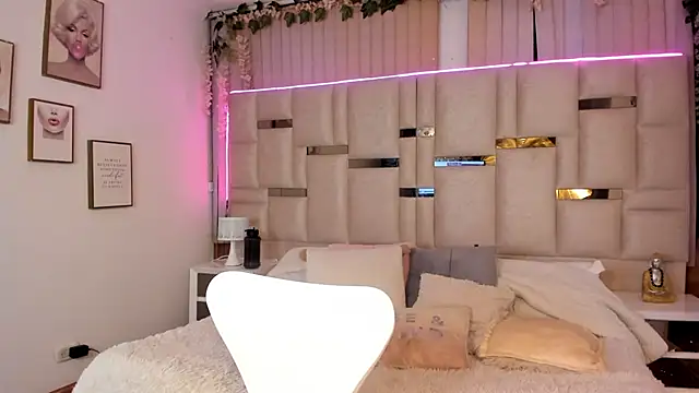 Hanna klover online show from February 28, 2026, 4:01 am