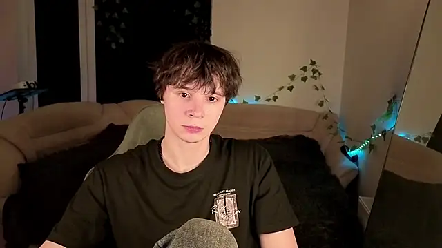AnthonyCuutie online show from May 7, 2026, 6:44 pm