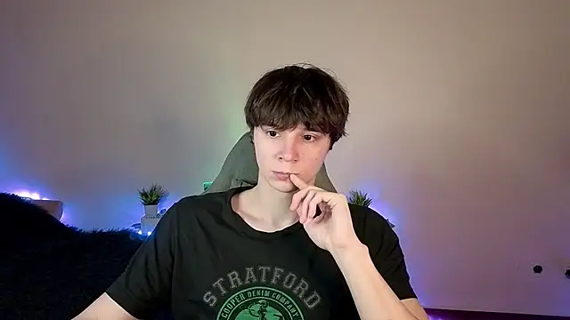 AnthonyCuutie online show from May 16, 2026, 5:34 pm