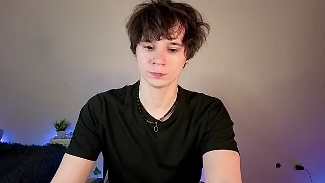 AnthonyCuutie online show from June 1, 2026, 5:40 am