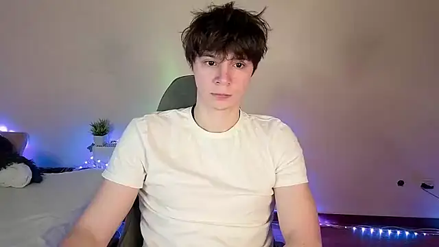 AnthonyCuutie online show from May 15, 2026, 9:40 am