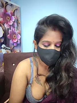 Snapshot of Tinaa_baby chatting on July 8, 2026, 2:13 am Tinaa baby online show from July 8, 2026, 2:13 am