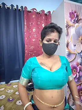 Snapshot of Tinaa_baby chatting on June 18, 2026, 9:14 am Tinaa baby online show from June 18, 2026, 9:14 am