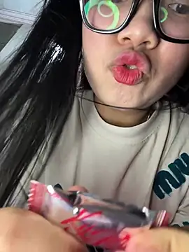 Leeeeiu online show from April 10, 2026, 3:19 pm