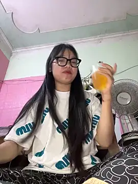 Leeeeiu online show from March 29, 2026, 3:13 pm