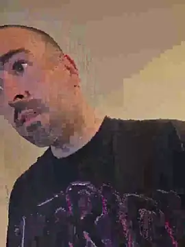 Biggbaddwulf7 online show from April 21, 2026, 9:49 am