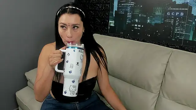 Terra  Rouse  online show from May 15, 2026, 11:19 am