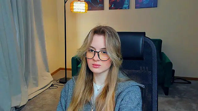 Snapshot of DortheaHupy chatting on March 1, 2026, 7:30 am DortheaHupy online show from March 1, 2026, 7:30 am