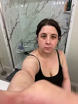 bratbabyannax online show from March 28, 2026, 3:24 pm