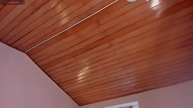 stefanny  26 online show from April 14, 2026, 1:05 pm