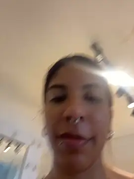 VioletaHills  online show from April 4, 2026, 12:12 pm