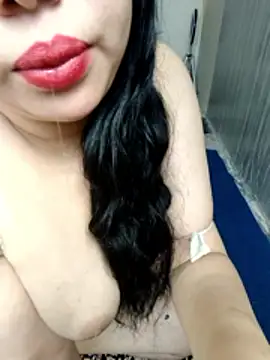 HoT LiiiNa online show from June 11, 2026, 9:50 am