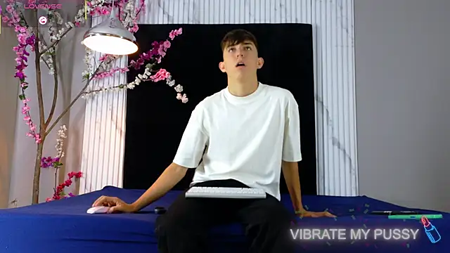 Danteandviolete cr online show from May 3, 2026, 11:37 am