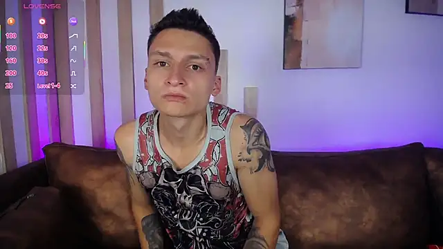 Snapshot of DIEGO_JONES chatting on June 10, 2026, 1:12 pm DIEGO JONES online show from June 10, 2026, 1:12 pm