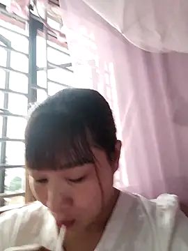 Lilinn  online show from April 9, 2026, 11:00 pm