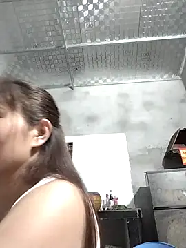 Lilinn  online show from March 29, 2026, 11:45 am