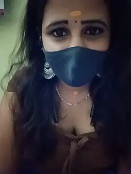 Snapshot of Tamil_Rani- chatting on May 26, 2026, 7:01 pm Tamil Rani- online show from May 26, 2026, 7:01 pm