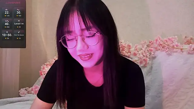Snapshot of SolvedGlobe chatting on June 19, 2026, 1:06 pm SolvedGlobe online show from June 19, 2026, 1:06 pm