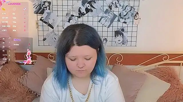 Snapshot of Lunaar_ chatting on May 7, 2026, 5:33 am Lunaar online show from May 7, 2026, 5:33 am