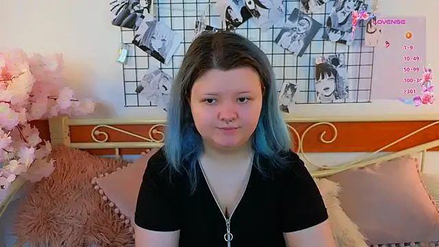 Snapshot of Lunaar_ chatting on May 20, 2026, 5:37 am Lunaar online show from May 20, 2026, 5:37 am