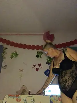 Snapshot of SofiaAmour chatting on July 6, 2026, 6:43 pm SofiaAmour online show from July 6, 2026, 6:43 pm