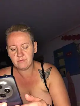 Snapshot of SofiaAmour chatting on July 22, 2026, 6:32 pm SofiaAmour online show from July 22, 2026, 6:32 pm