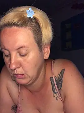 Snapshot of SofiaAmour chatting on June 23, 2026, 6:39 pm SofiaAmour online show from June 23, 2026, 6:39 pm