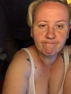 Snapshot of SofiaAmour chatting on June 18, 2026, 6:35 pm SofiaAmour online show from June 18, 2026, 6:35 pm