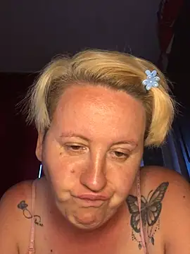 Snapshot of SofiaAmour chatting on June 25, 2026, 6:35 pm SofiaAmour online show from June 25, 2026, 6:35 pm