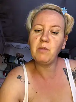 Snapshot of SofiaAmour chatting on June 14, 2026, 2:29 pm SofiaAmour online show from June 14, 2026, 2:29 pm
