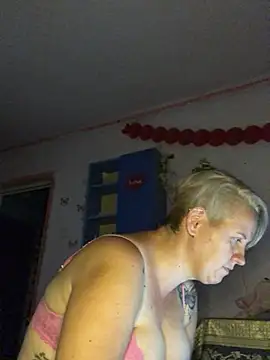 Snapshot of SofiaAmour chatting on July 17, 2026, 6:38 pm SofiaAmour online show from July 17, 2026, 6:38 pm