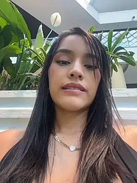 Snapshot of Mia-villalobos chatting on May 9, 2026, 4:32 pm Mia-villalobos online show from May 9, 2026, 4:32 pm