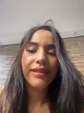 Mia-villalobos online show from March 15, 2026, 11:28 am