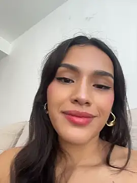 Snapshot of Mia-villalobos chatting on June 24, 2026, 3:32 pm Mia-villalobos online show from June 24, 2026, 3:32 pm