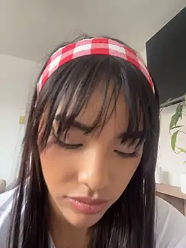 Snapshot of Mia-villalobos chatting on August 3, 2026, 3:40 pm Mia-villalobos online show from August 3, 2026, 3:40 pm