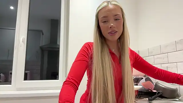 Snapshot of Naughtyblondex chatting on June 12, 2026, 9:56 pm Naughtyblondex online show from June 12, 2026, 9:56 pm