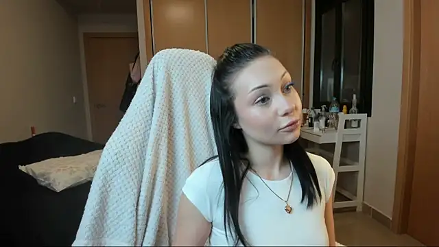 AlexaRayJoel online show from April 16, 2026, 8:26 am