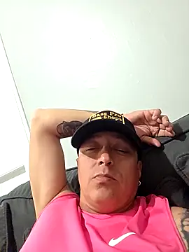 DoggiiDick online show from April 15, 2026, 4:33 pm