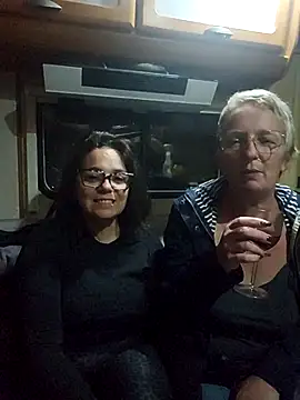 lescoquinsdu40 online show from March 20, 2026, 9:38 pm