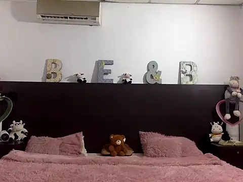 mommy-Milf online show from March 10, 2026, 1:42 am