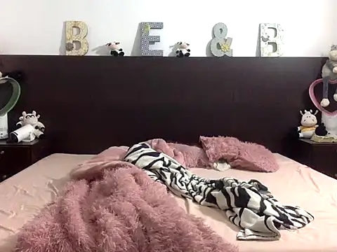 mommy-Milf online show from March 25, 2026, 2:05 pm