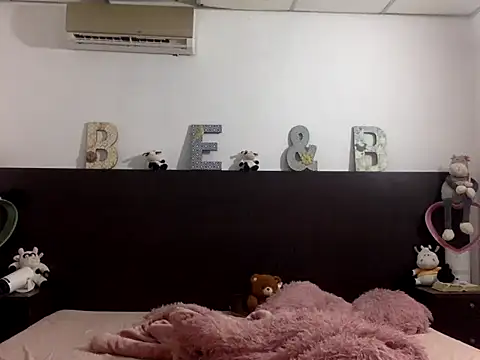 mommy-Milf online show from March 29, 2026, 4:52 pm