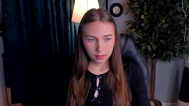OliviaLang online show from April 2, 2026, 11:39 am
