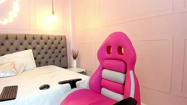 ariana pocahontas online show from April 9, 2026, 5:09 am